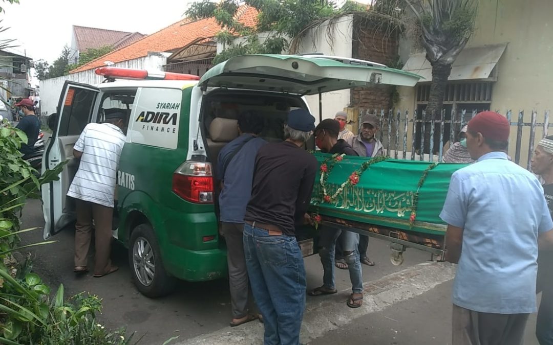 AMBULANCE ADIRA FINANCE SYARIAH DAN FILANTRA LAKUKAN PENGANTARAN JENAZAH