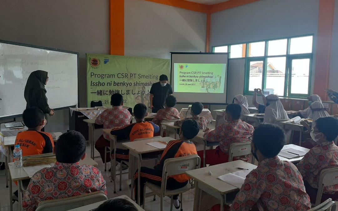 PT SMELTING KENALKAN BUDAYA JEPANG DI GRESIK “ISSHO NI BENKYO SHIMASHOU!”