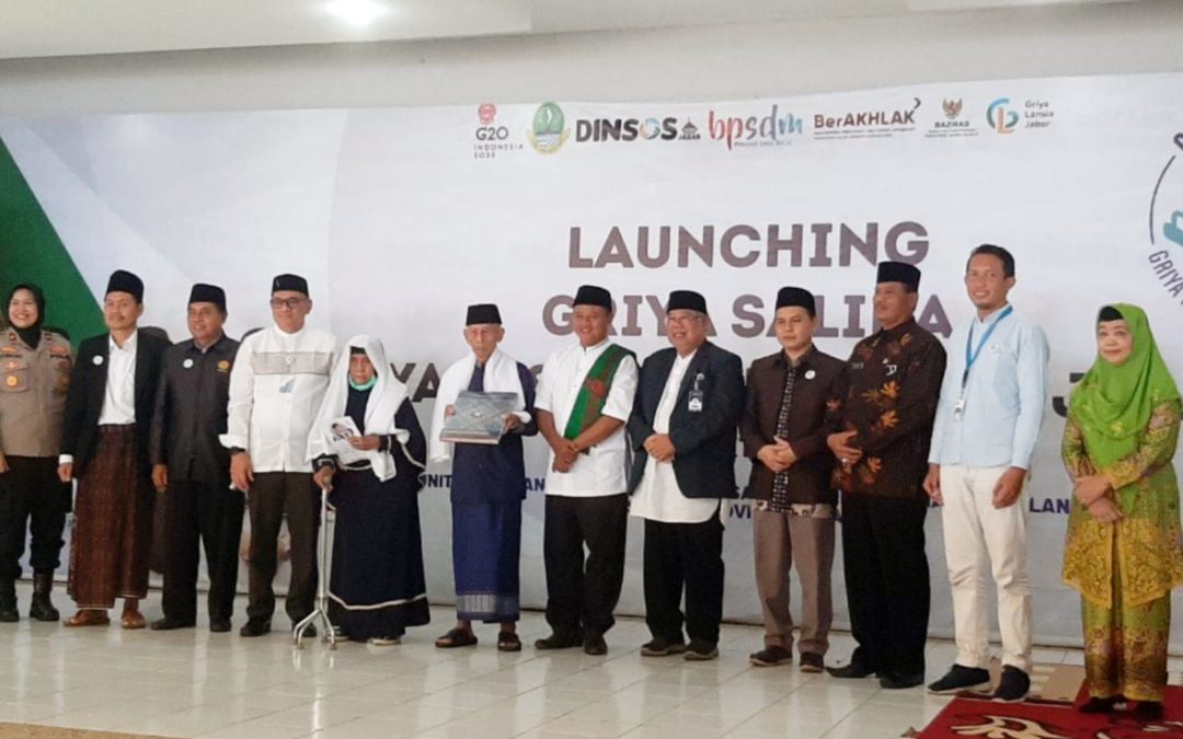 FILANTRA SUPPORTS THE LAUNCHING OF THE ELDERLY CHAMPIONSHIP Islamic Boarding School (GRIYA SALIRA) BY GIVING ASSISTANCE OF QURAN