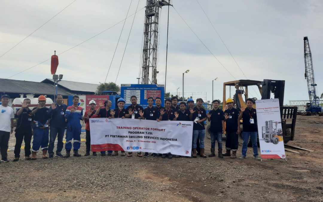 PT PERTAMINA DRILLING SERVICES INDONESIA GIVES FORKLIFT OPERATOR TRAINING