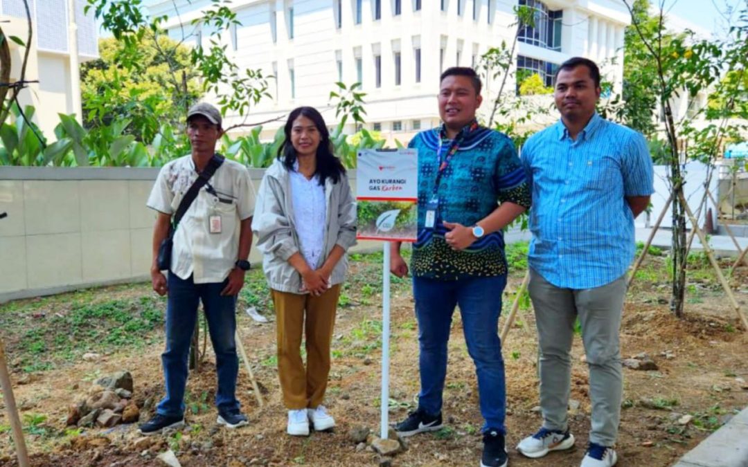 GREENING THE CAPITAL CITY, BANK DKI JOINS HANDS WITH THE DEPARTMENT OF PARKS AND CITY FORESTRY TO PLANT TREES